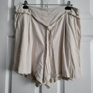 Linen Shorts With Belt Tie